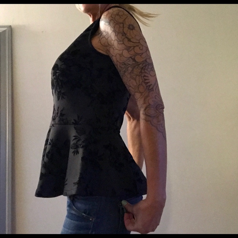 Bobeau sleeveless, velvet print, flared bottom top